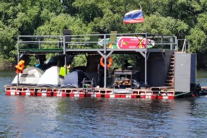 Гости плота во время дрейфа по Дону