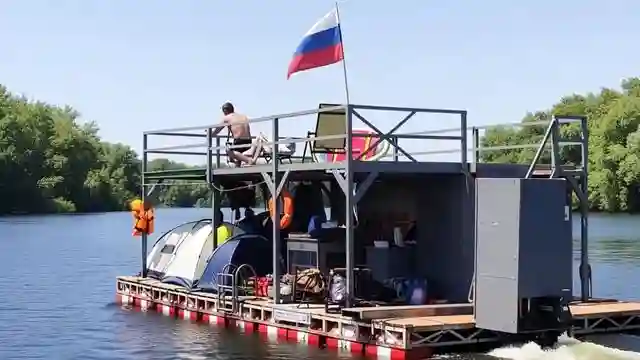 Плот Бульбусик изнутри